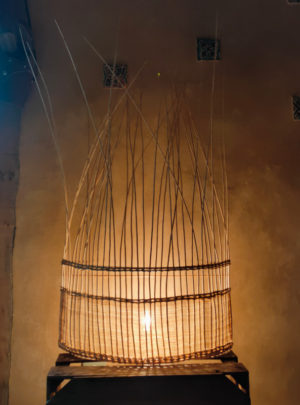 Grand écran demi lune osier et toile d&rsquo;abaca
